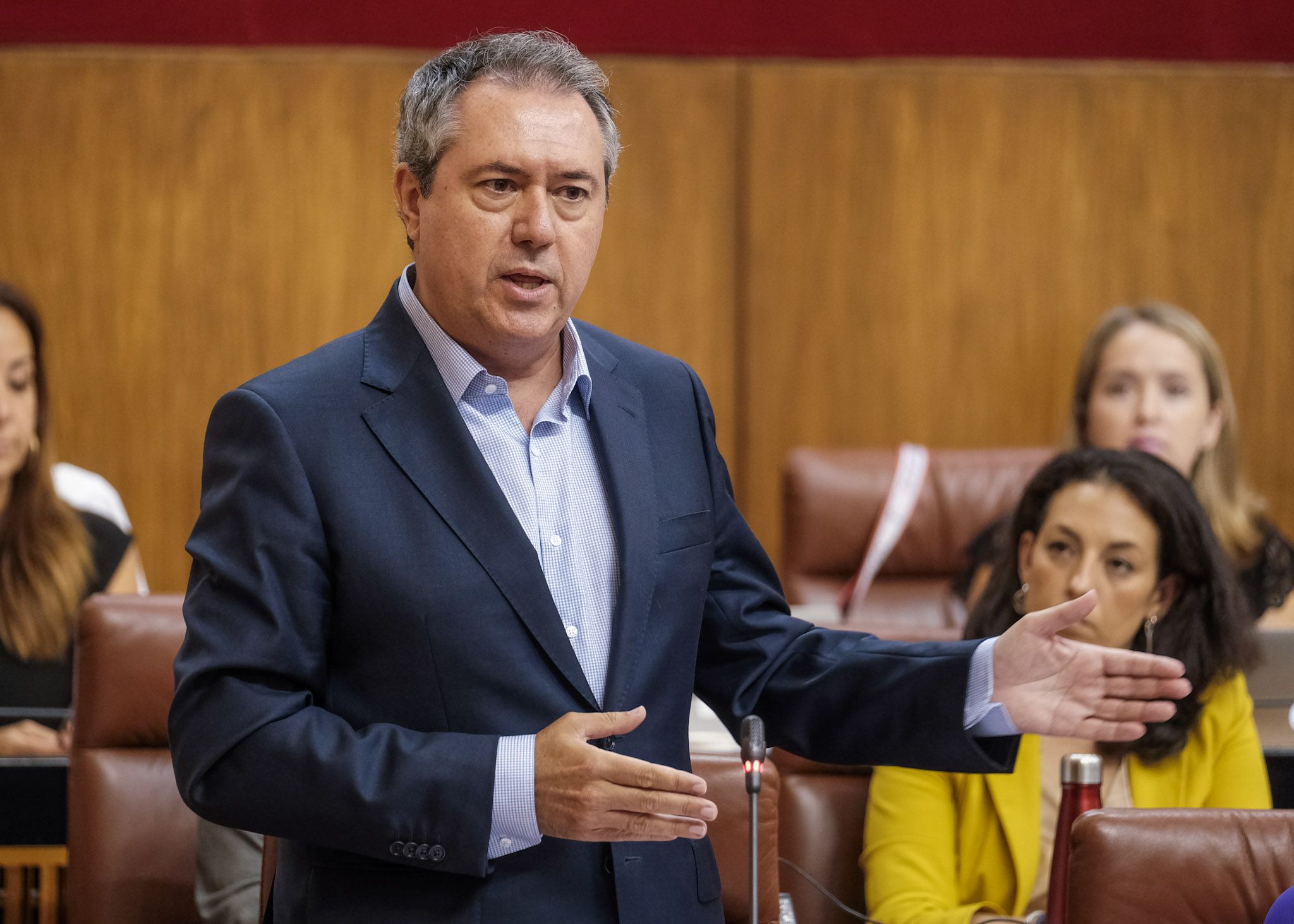 Espadas durante su primera sesión de control. Espadas durante su primera sesión de control.