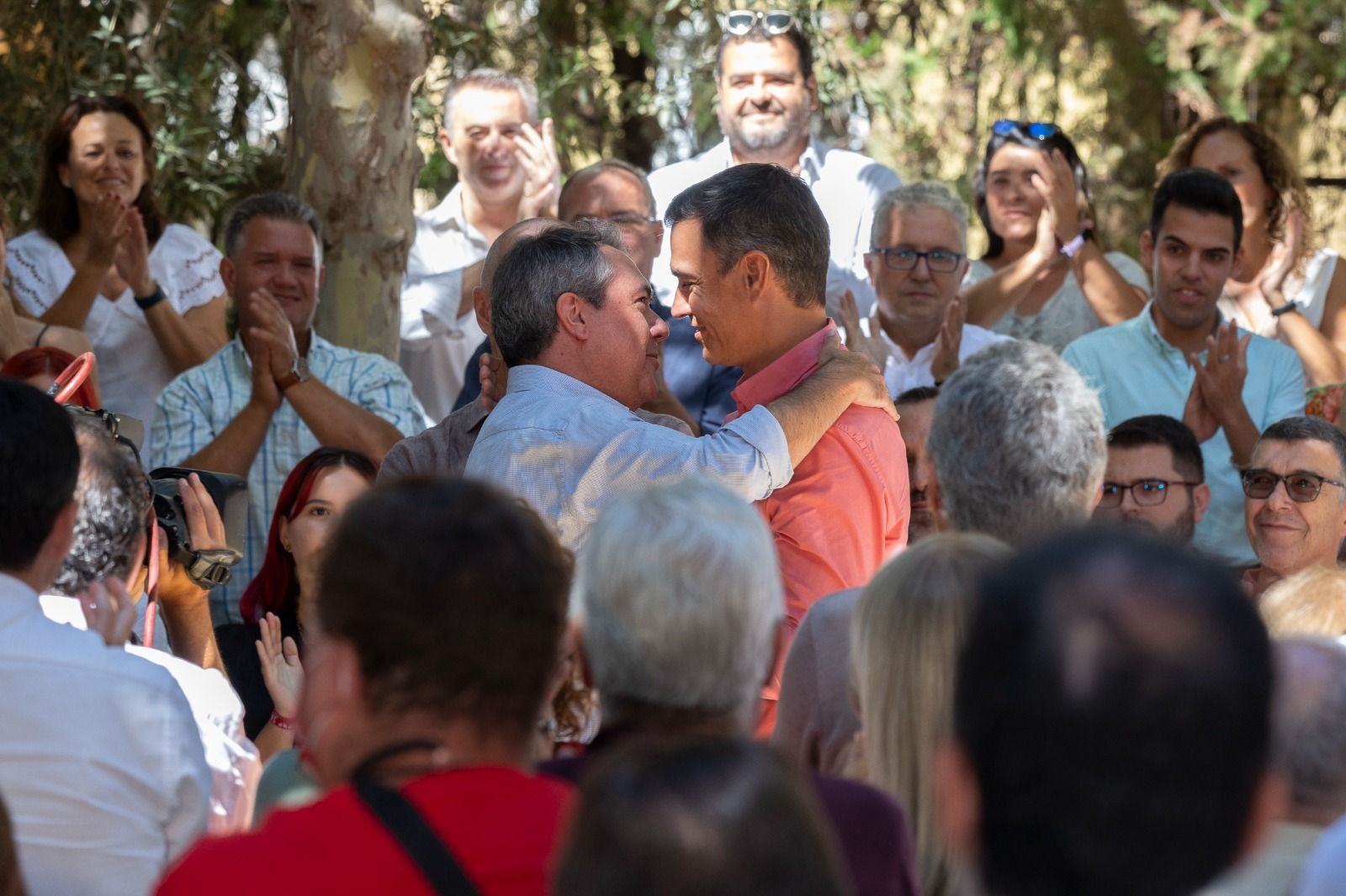Espadas con Sánchez en un acto reciente en Sevilla.