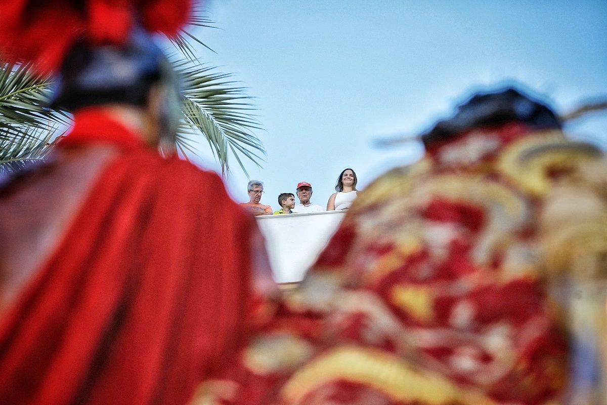 Desde una azotea para ver la procesión; el paso de Ecce Homo. GERMÁN MESA
