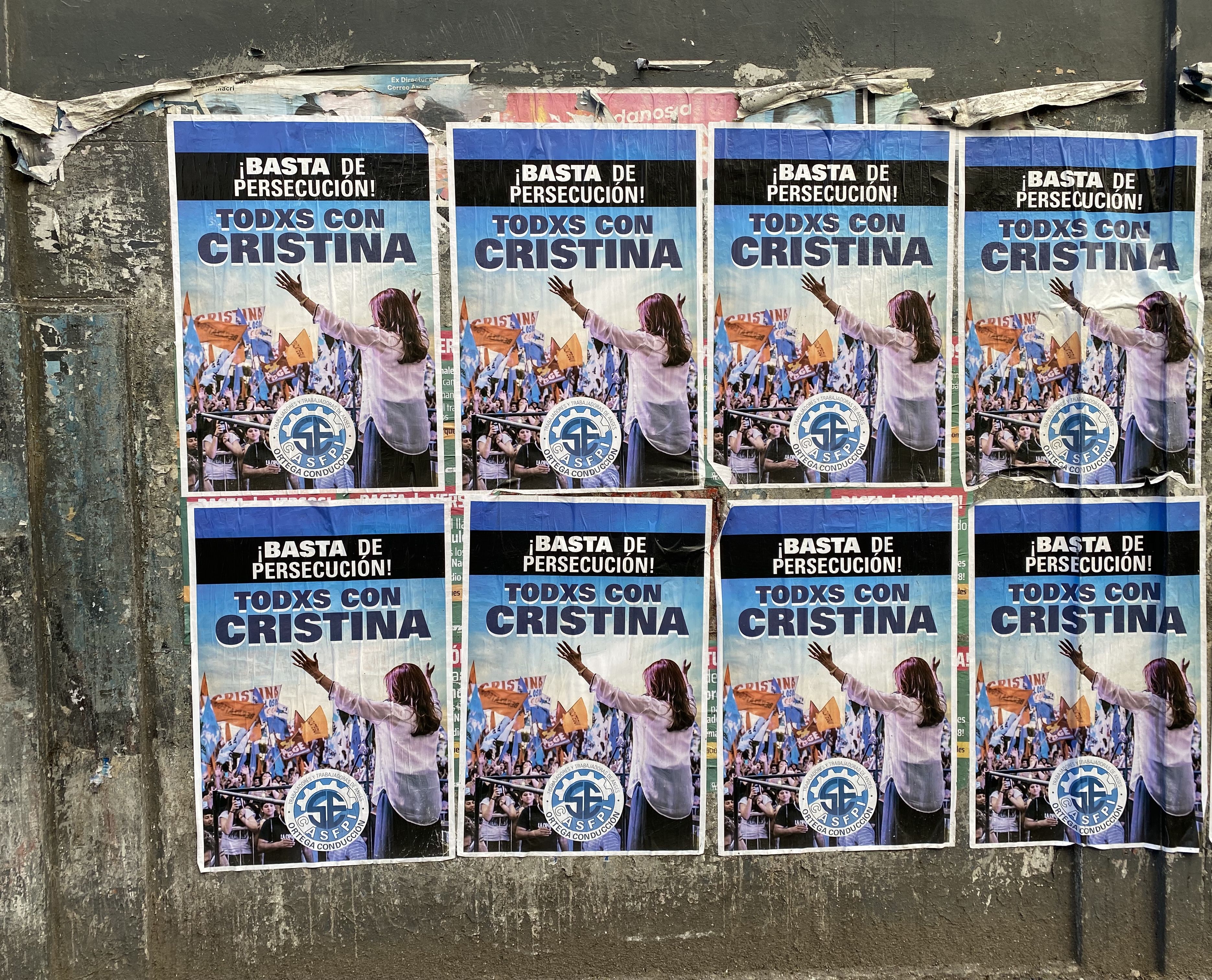 Carteles de apoyo a Cristina Fernández en las calles de Buenos Aires. Foto: Pablo Martínez-Calleja