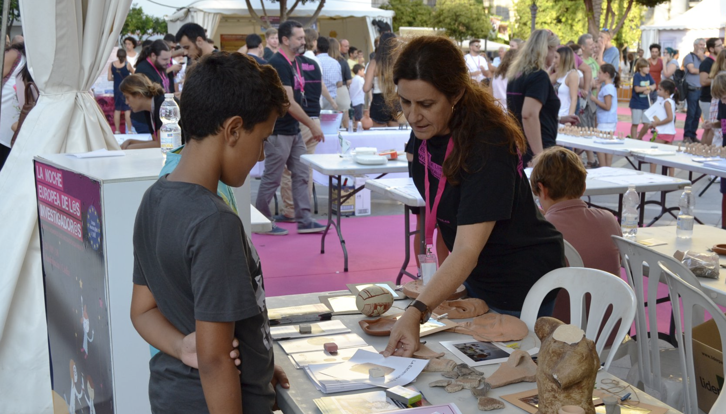Cita con la ciencia en Cádiz, la Noche Europea de los Investigadores en una edición pasada.   UCCI