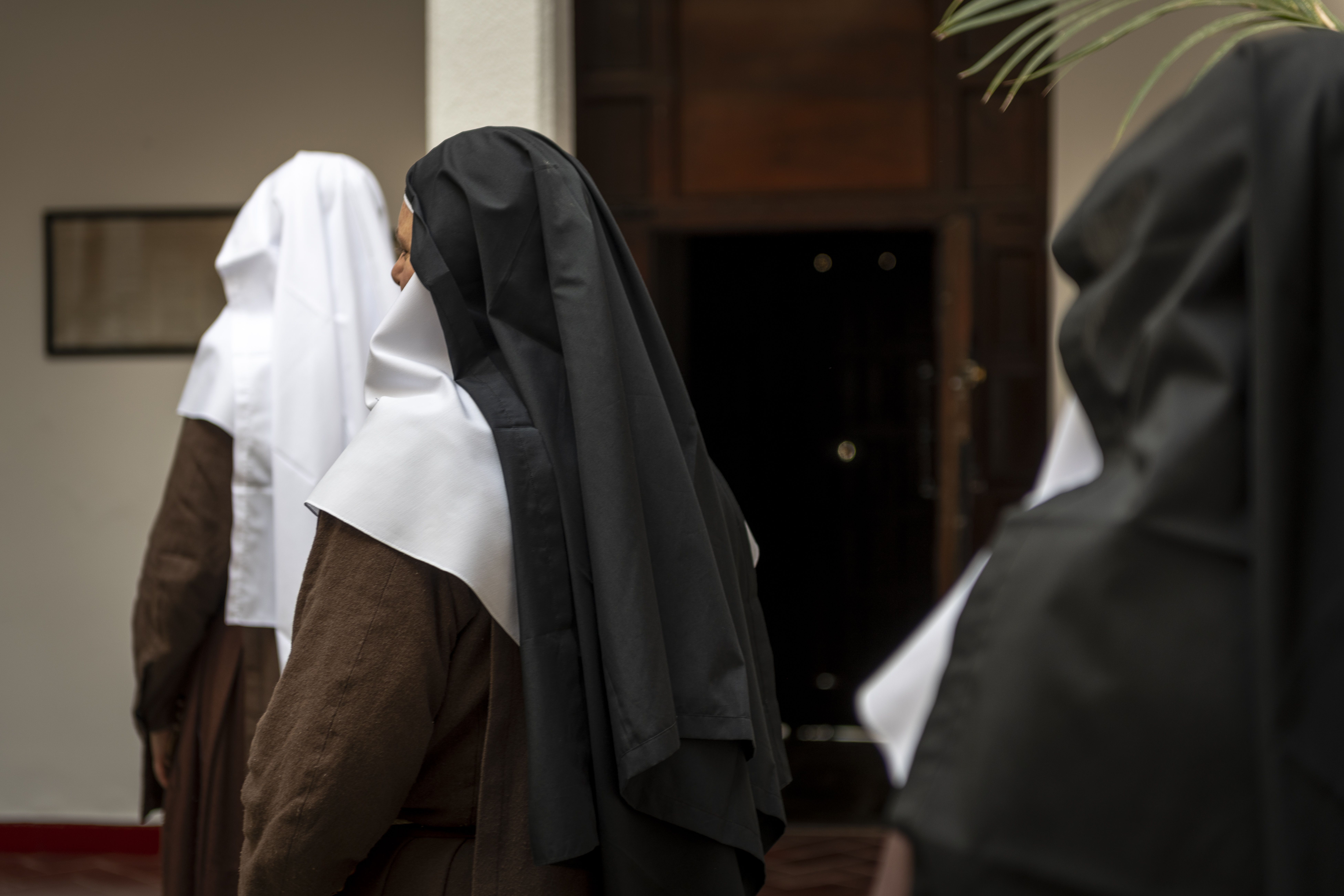 Religiosas en el interior del convento de la calle Luis de Ysasi.     JUAN SALIDO