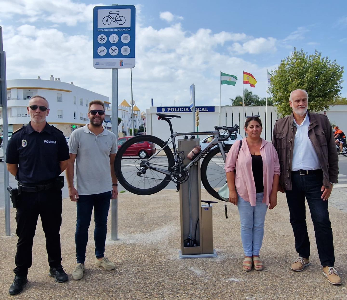 Nueva estación de reparación de bicicletas en Conil.