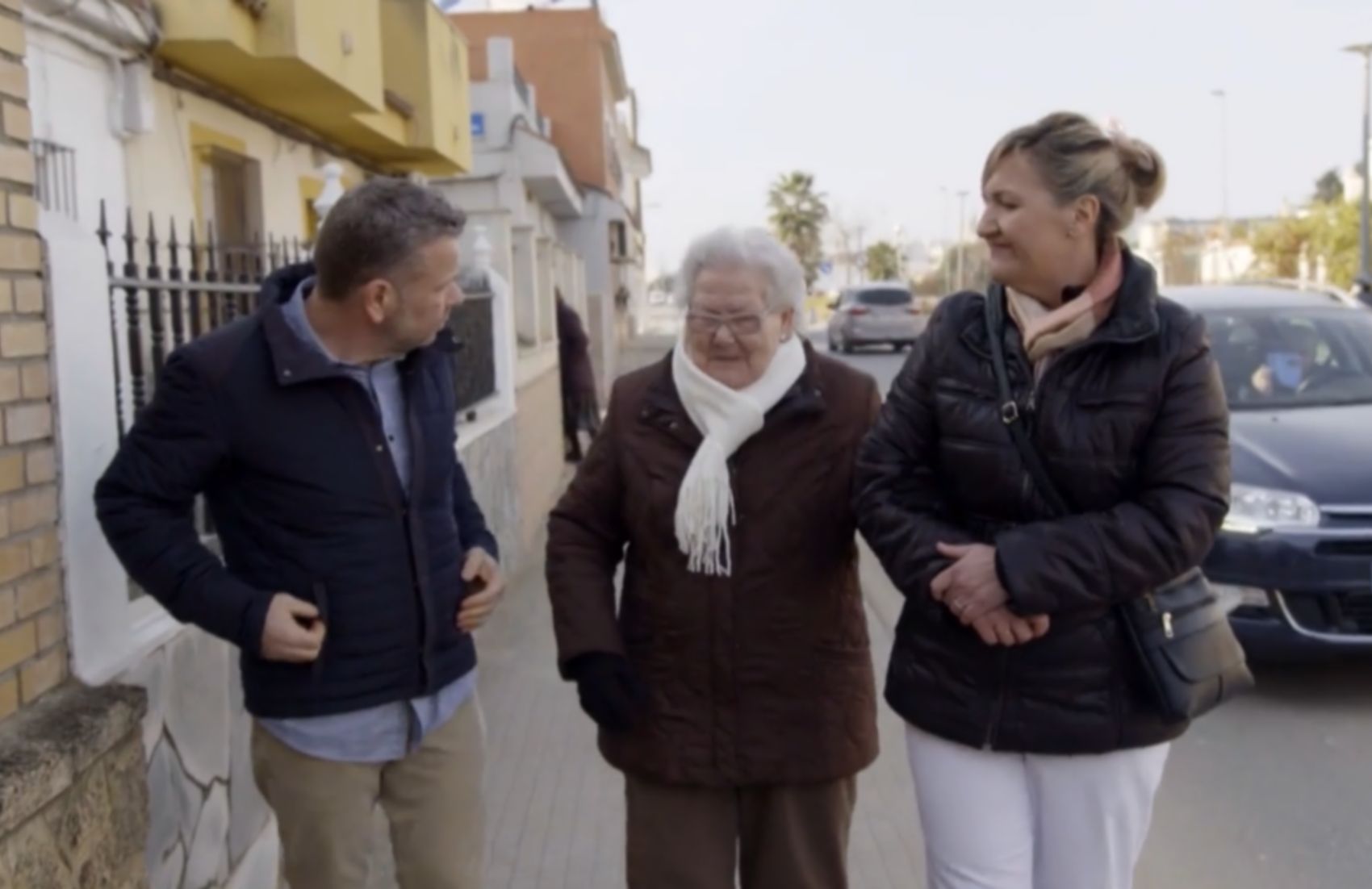 Alberto Chicote en Jerez, visitando a una usuaria del servicio de ayuda a domicilio.