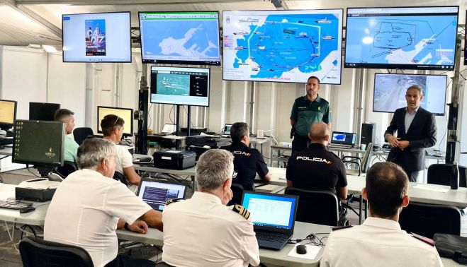 Viisita del subdelegado del Gobierno, José Pacheco, al CECOR de la Sail GP. SUBDELEGACIÓN