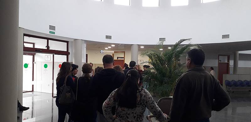 La Junta debe 3 millones a Chiclana por un centro de salud que pagó el Ayuntamiento en 2019. En la imagen, interior de Los Gallos.