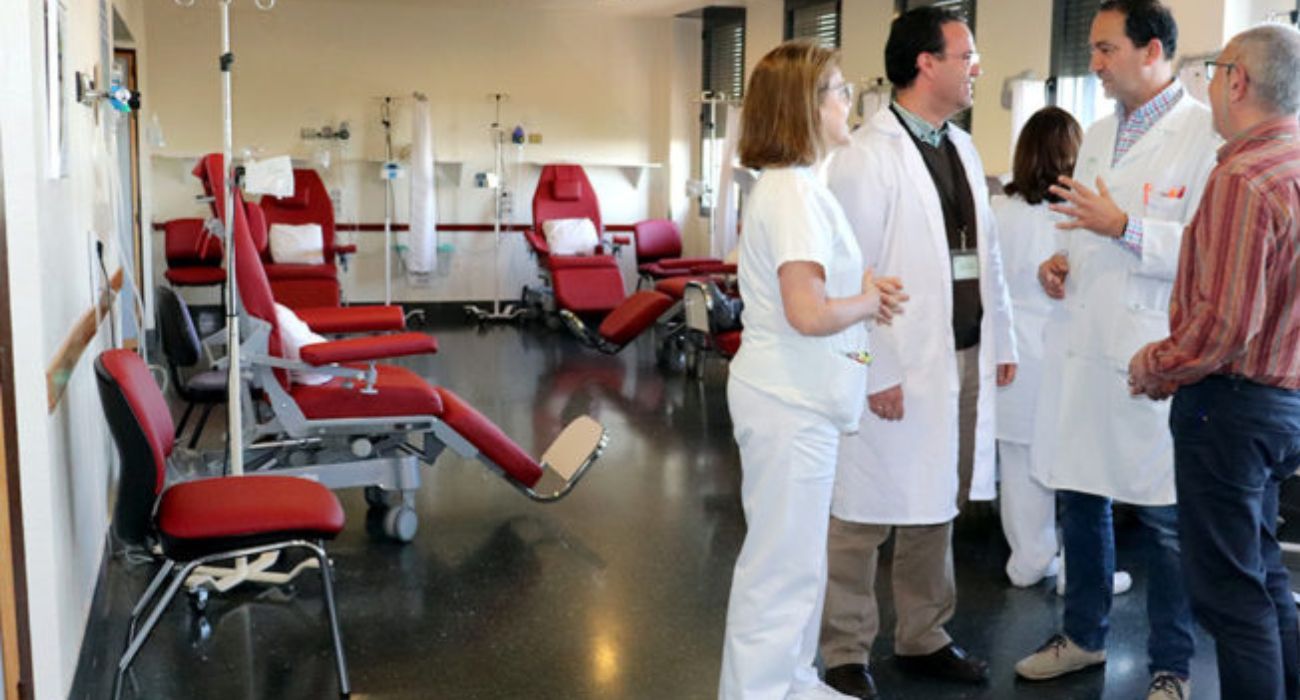 Sillones para pacientes en el hospital Juan Ramón Jiménez de Huelva.