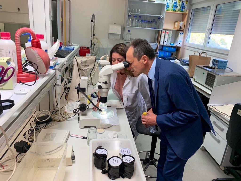 Pedro Duque, en su visita al Instituto de Ciencias del Mar de Andalucía. FOTO: Pedro Duque / Twitter.
