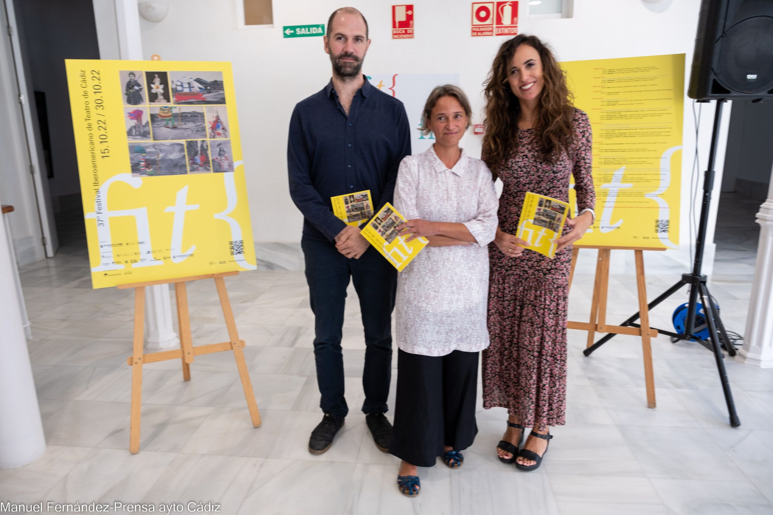 Oyarzun, Aguilar y Cazalilla, este pasado lunes, en la presentación del cartel del FIT de Cádiz 2022.