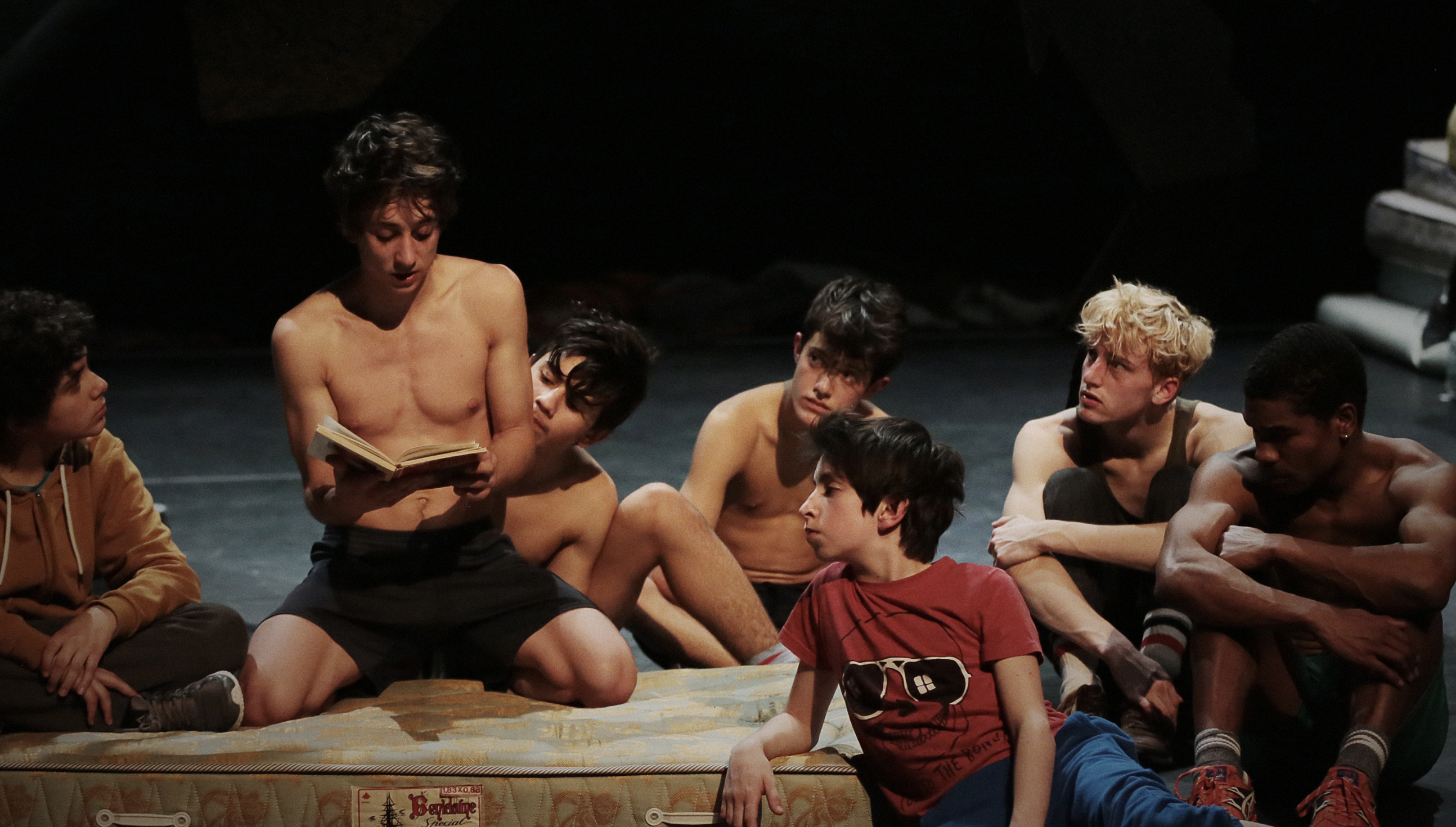 'Margem', uno de los proyectos teatrales participativos que ha preparado el FIT de Cádiz 2022, en una imagen de Bruno Simão.