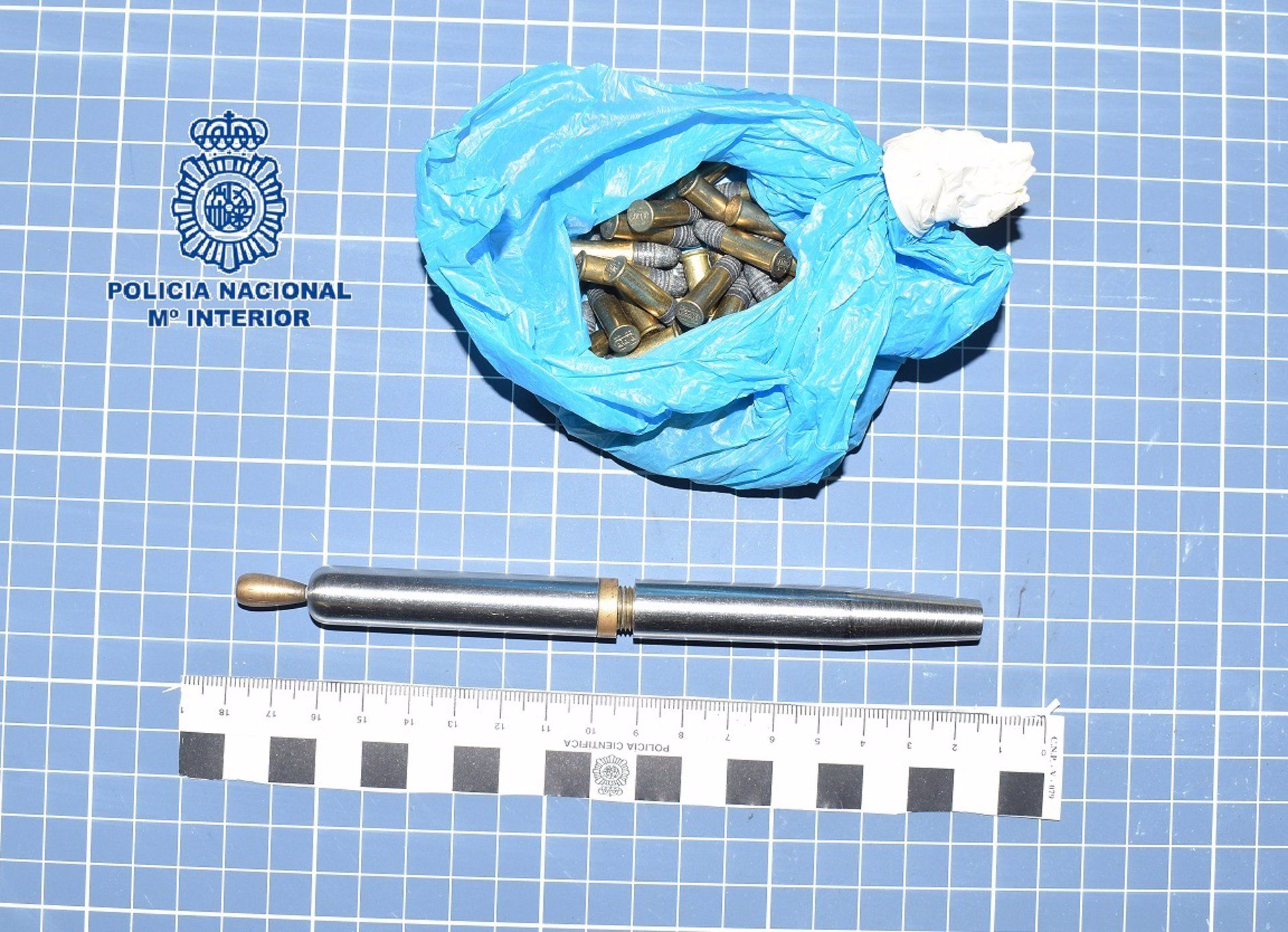 El bolígrafo-pistola utilizado para disparar en la mandíbula a su casero en un bar de Málaga.