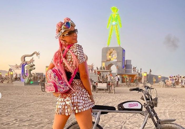 Paris Hilton en Burning Man 2022.