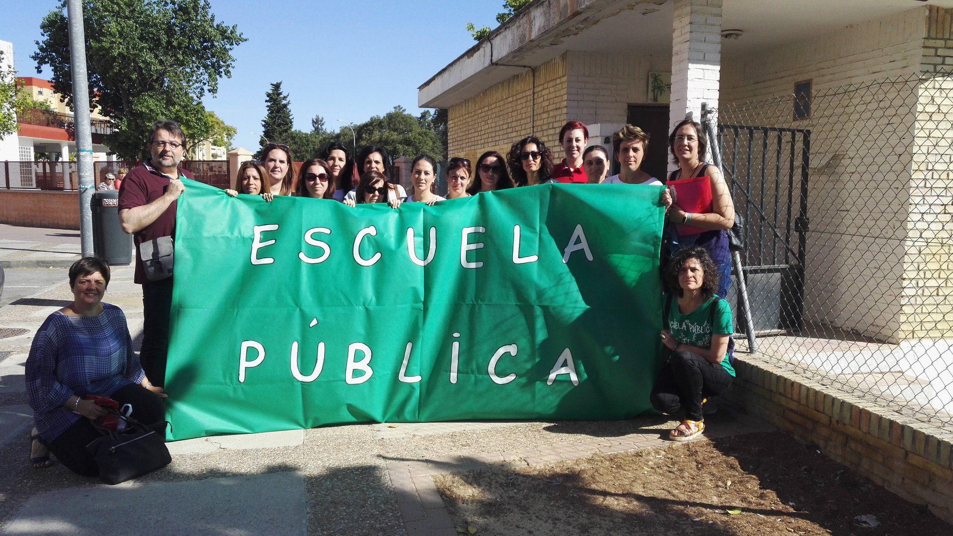 Los padres y madres del Elio Antonio de Nebrija en una concentración con la Flampa un par de meses atrás, en protesta por los recortes en preescolar.