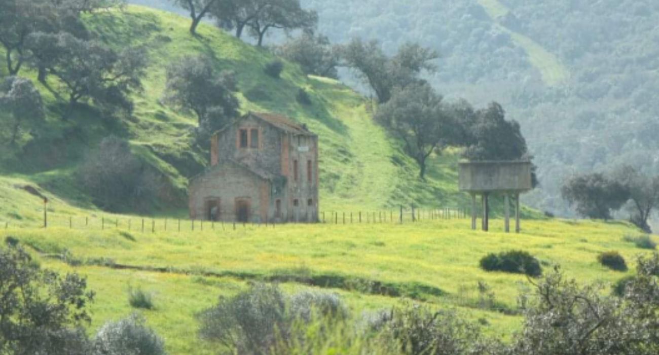 Entorno natural de El Castillo de las Guardas, pueblo donde ha sido encontrado el cadáver de un hombre tras cuatro años desaparecido.