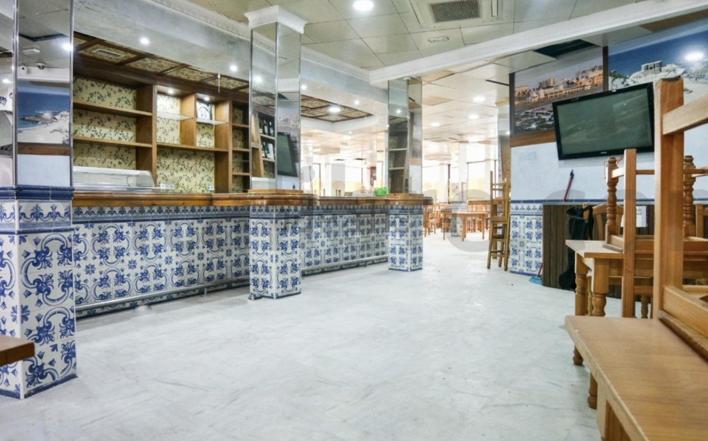 A la venta la histórica cafetería San Francisco de plaza Esteve en Jerez, en una imagen de 'Idealista'.
