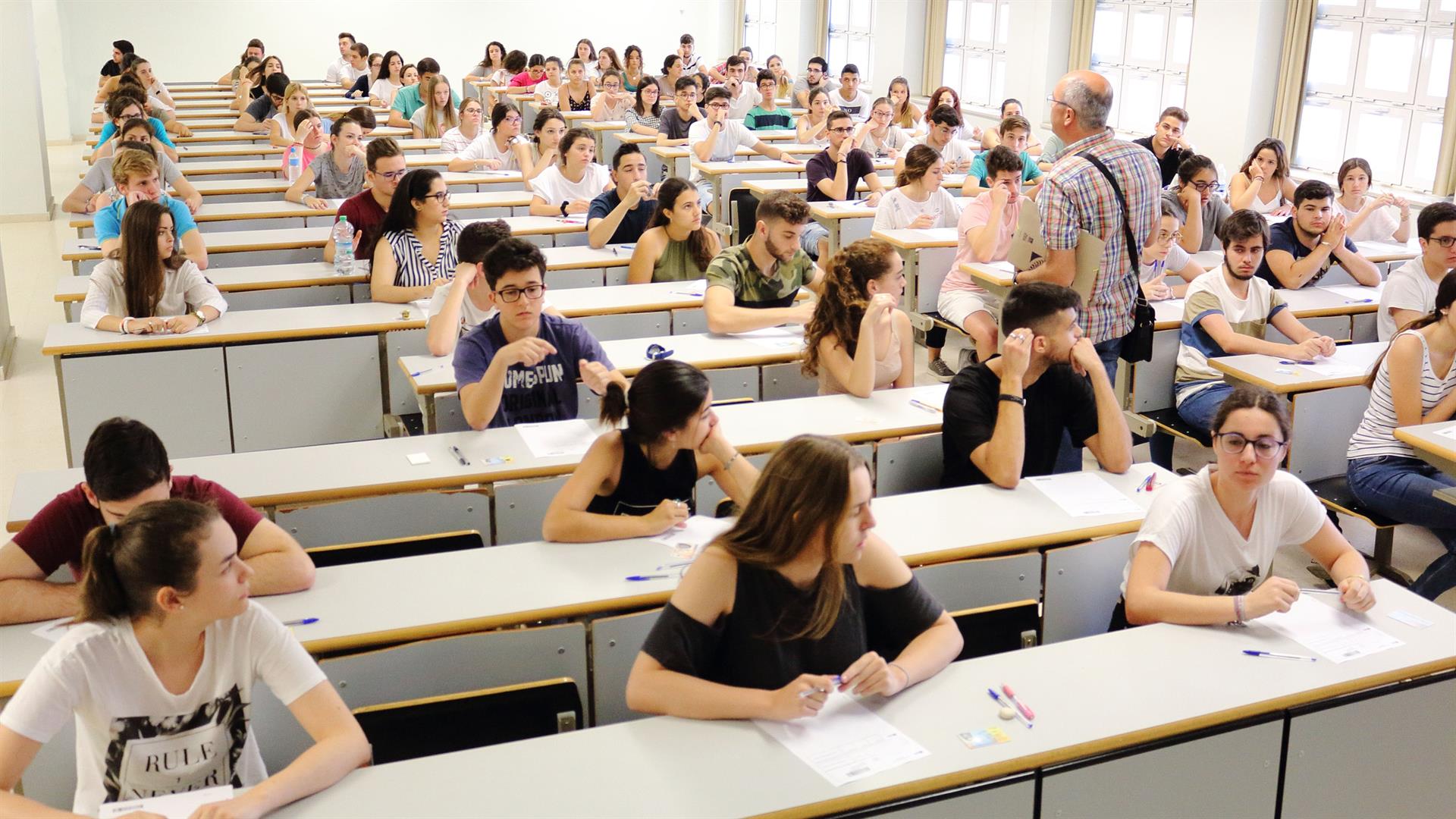 Alumnos en las pruebas de acceso en una universidad de Andalucía. UPO