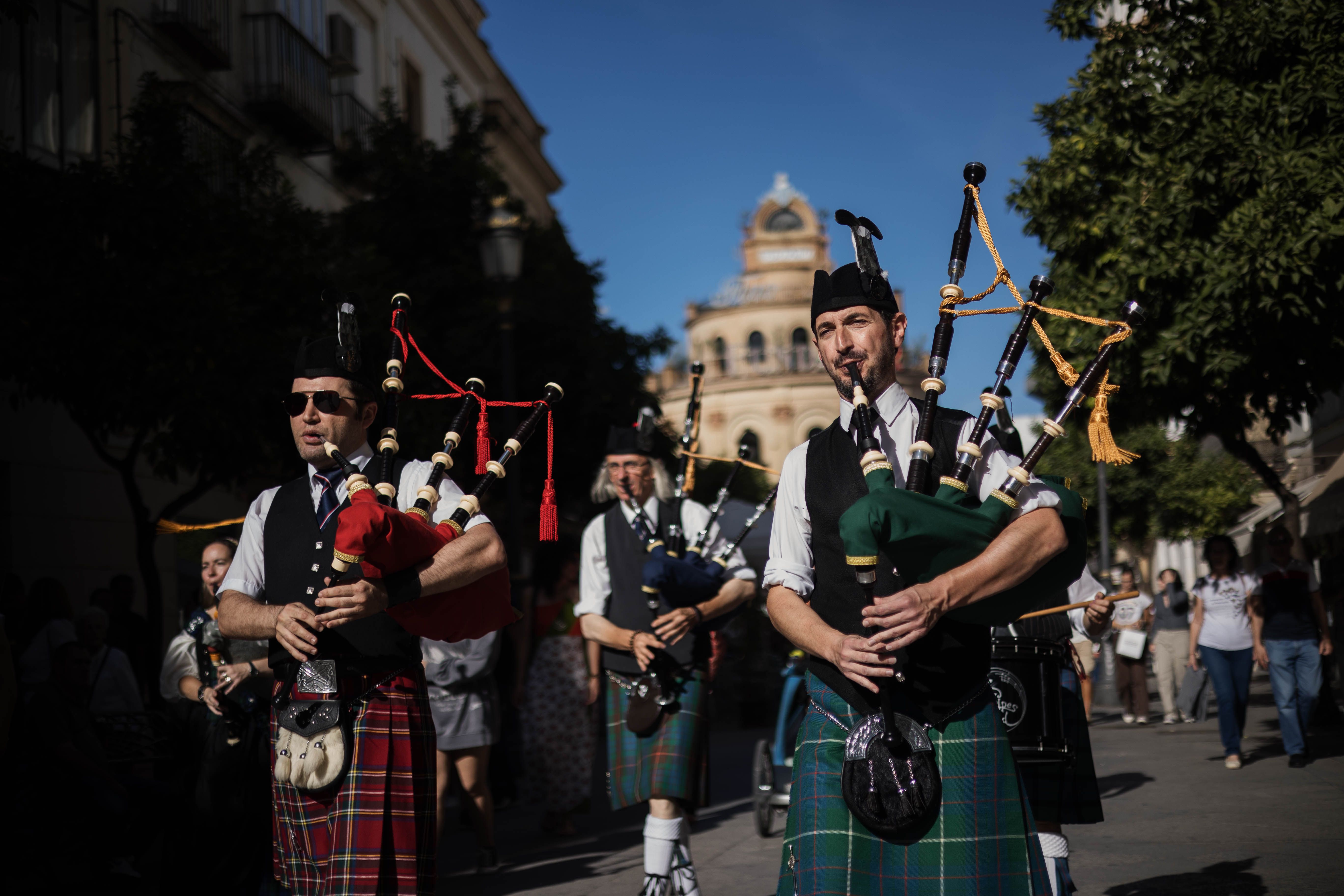 Sur Pipes Band 4 Sur Pipes Band 4
