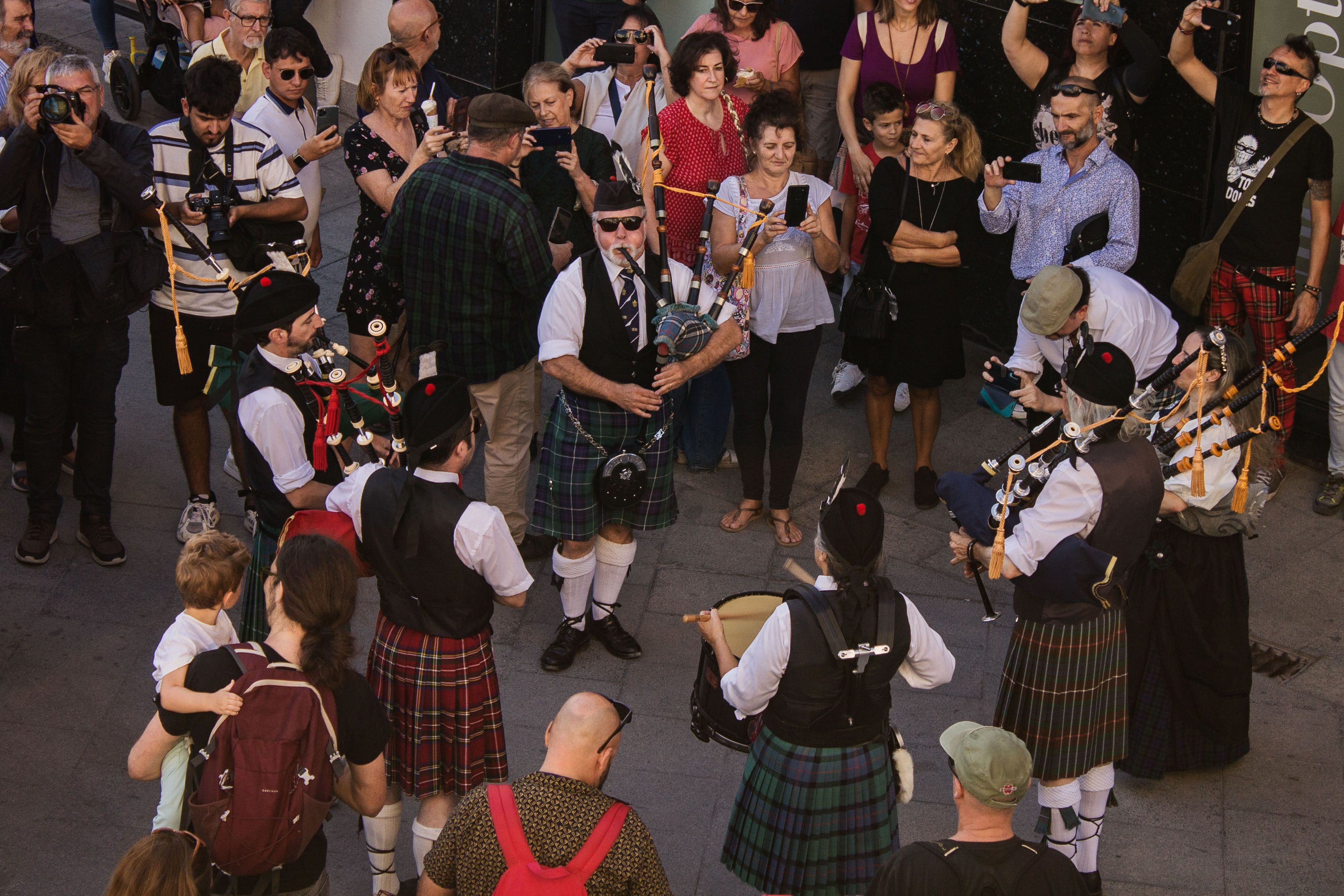 Sur Pipes Band 12 Sur Pipes Band 12