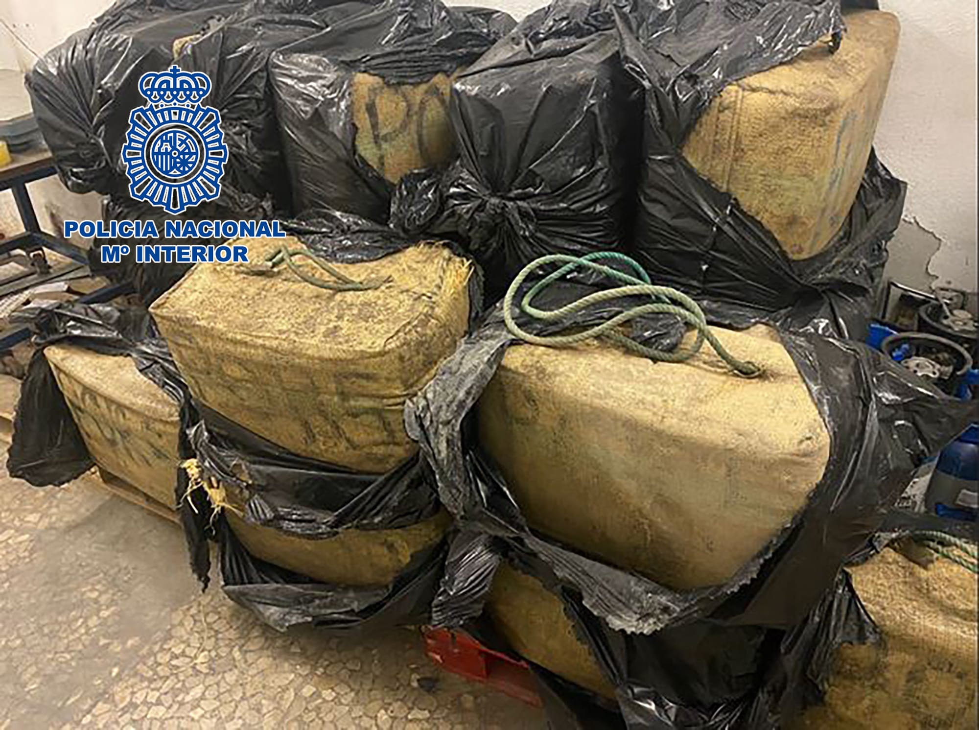 Cazados en el peaje de Manilva cuando transportaban droga de Sanlúcar a Francia.