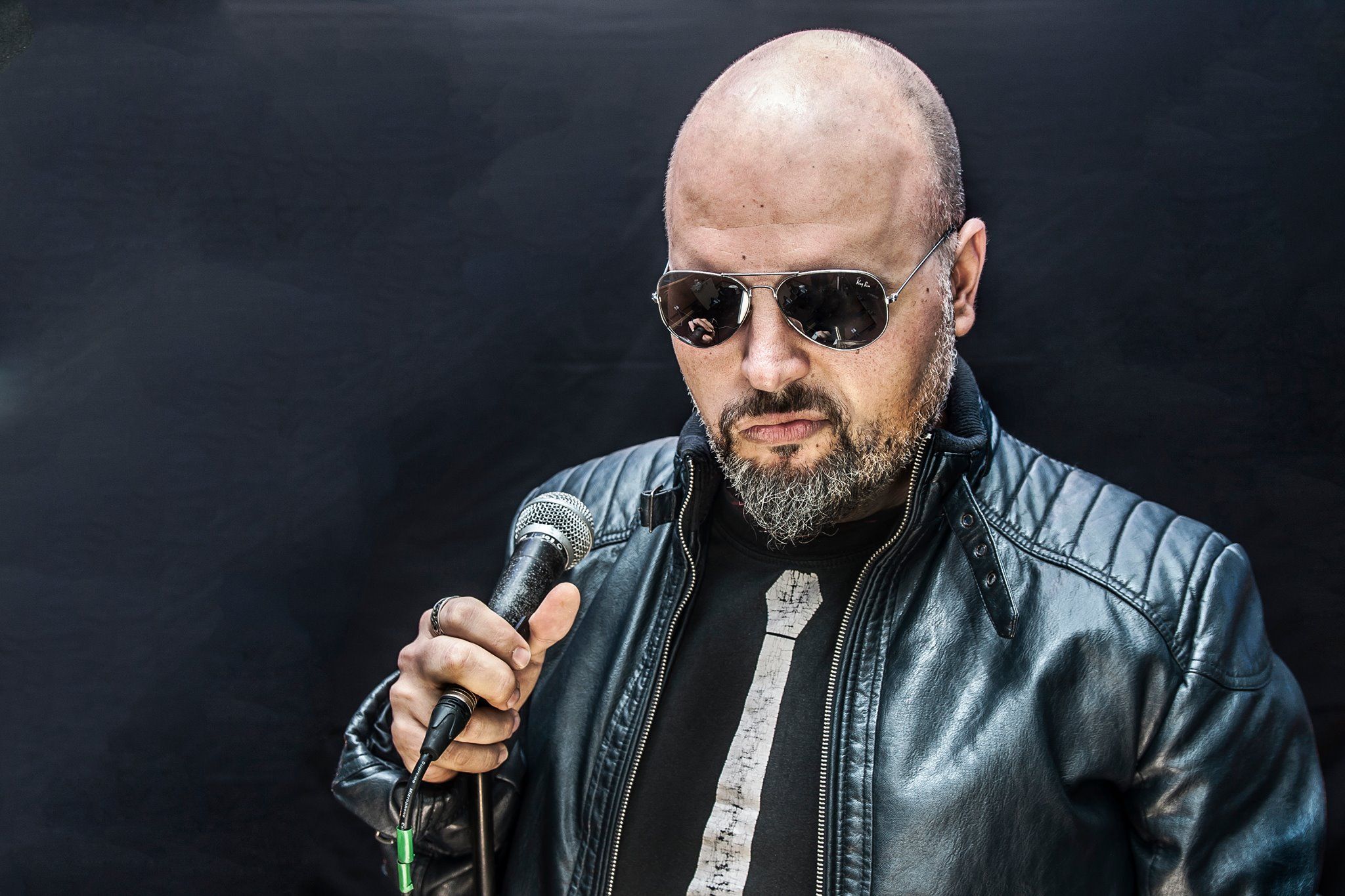 Fallece Andrés Eme, de la banda Antihéroes, en pleno concierto en la Velá de San Miguel en Sevilla.