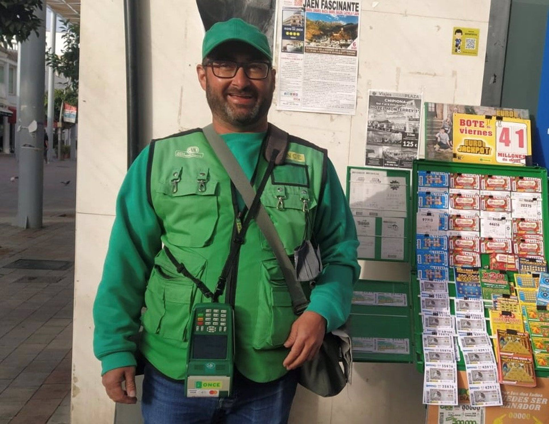 El cupón premiado ha sido vendido por Rafael Pérez, en la ONCE desde 2018 y que reparte la suerte los fines de semana en la calle Isaac Peral de Chipiona.