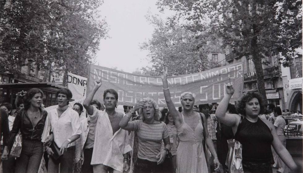 Primera manifestación del Orgullo celebrada en España, en Barcelona, en 1977. 