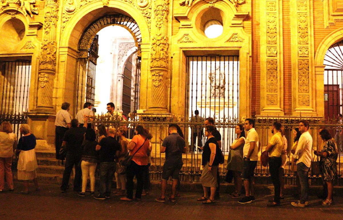 Noche en Blanco en Sevilla en una edición anterior para ver monumentos.  SEVILLASEMUEVE