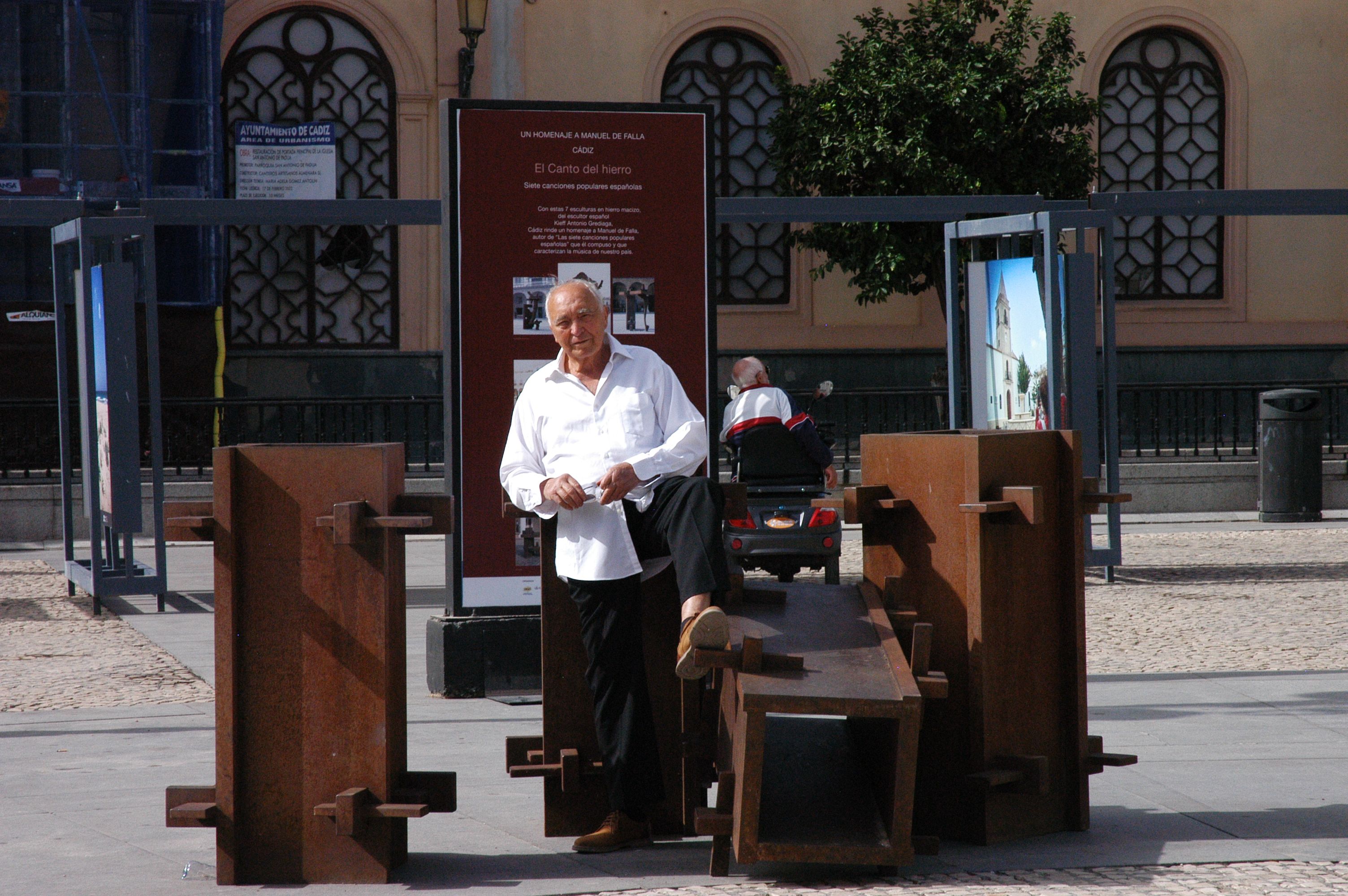 El escultor Kieff Antonio Grediaga expone ‘El canto del hierro. Un homenaje a Manuel de Falla’ en Cádiz