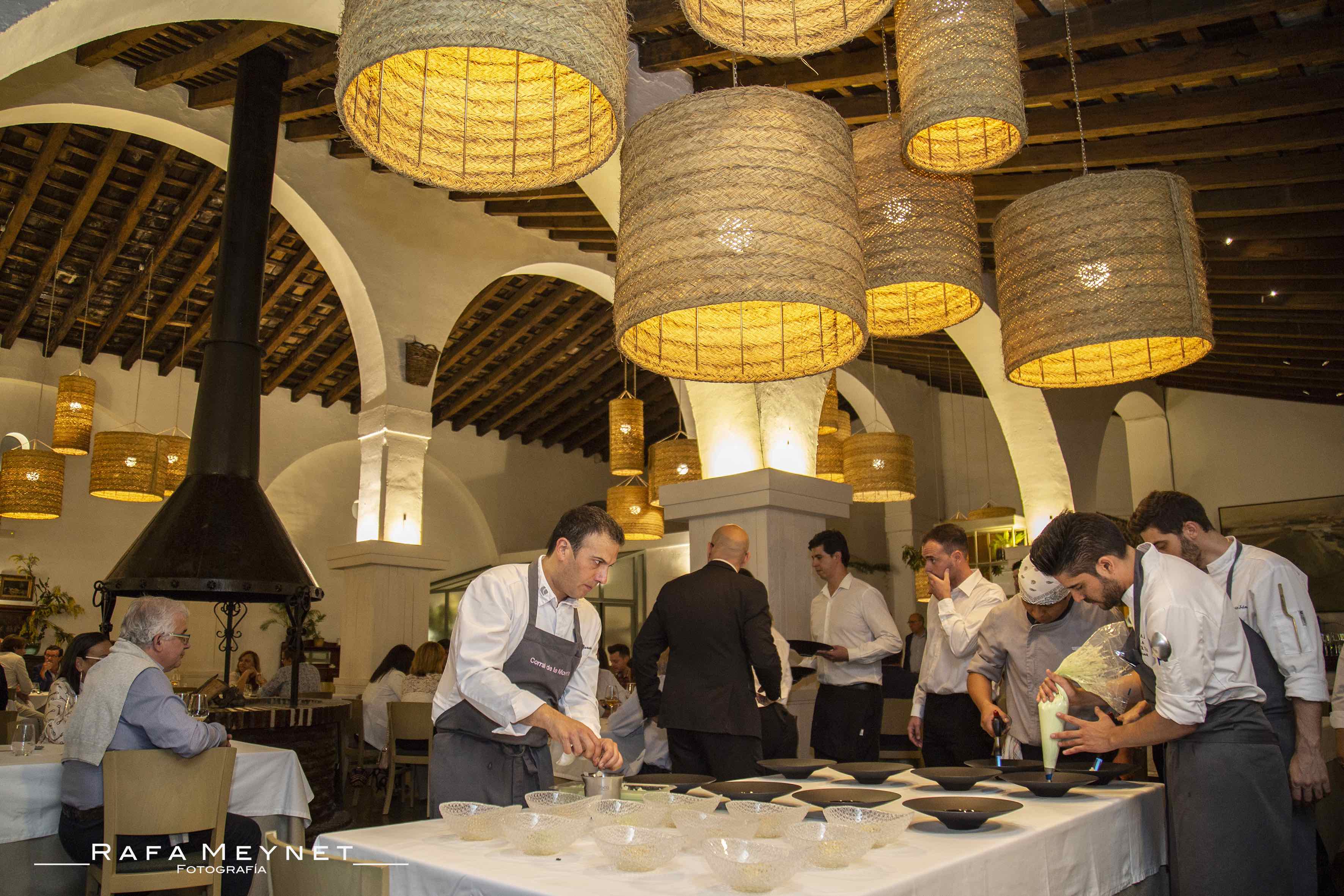 'Hoy no es día de playa, es día de sherry'. Actividad gastronómica en La Carboná, en una imagen de archivo. FOTO: RAFA MEYNET