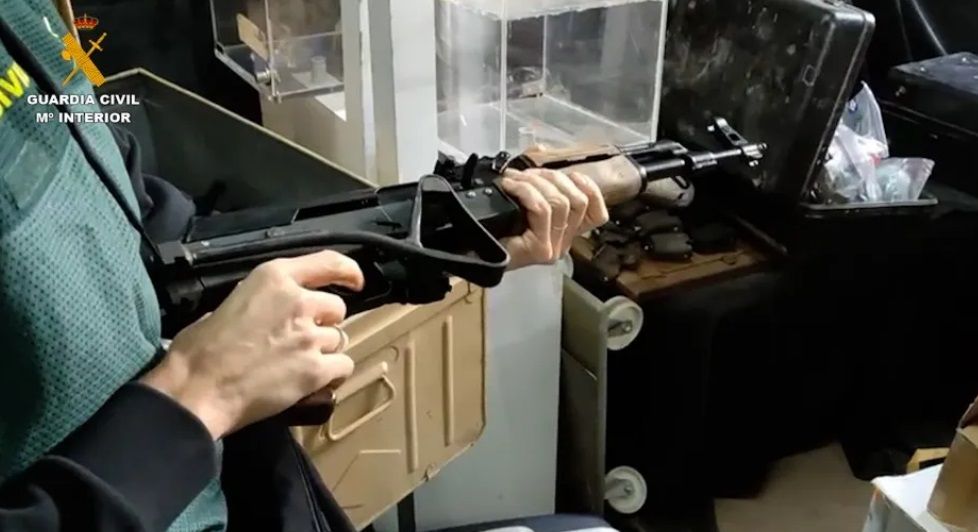 El agente fallecido trabajaba en el grupo de intervención de armas.