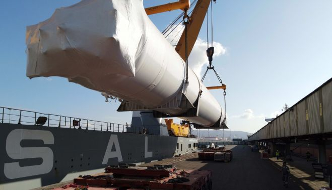 Traslado de uno de los tanques. ENDESA