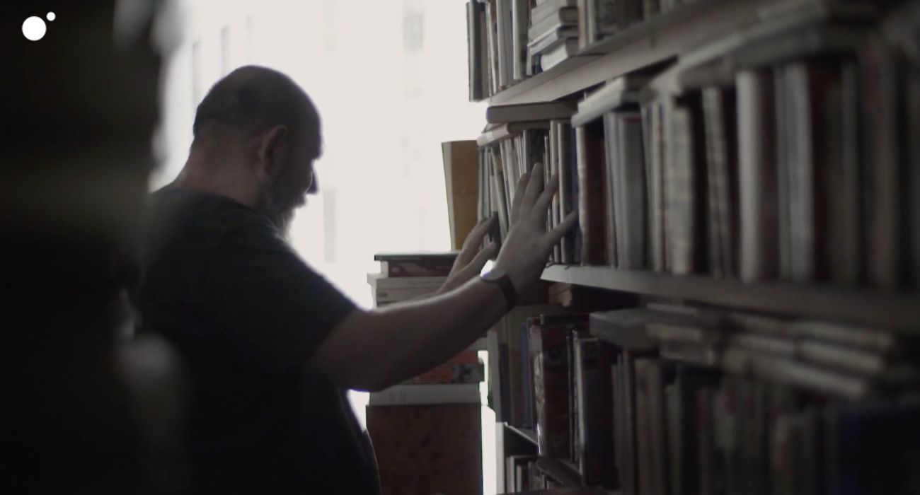 Chencho Ríos, el propietario de la librería de Jerez donde se perciben fenómenos paranormales.