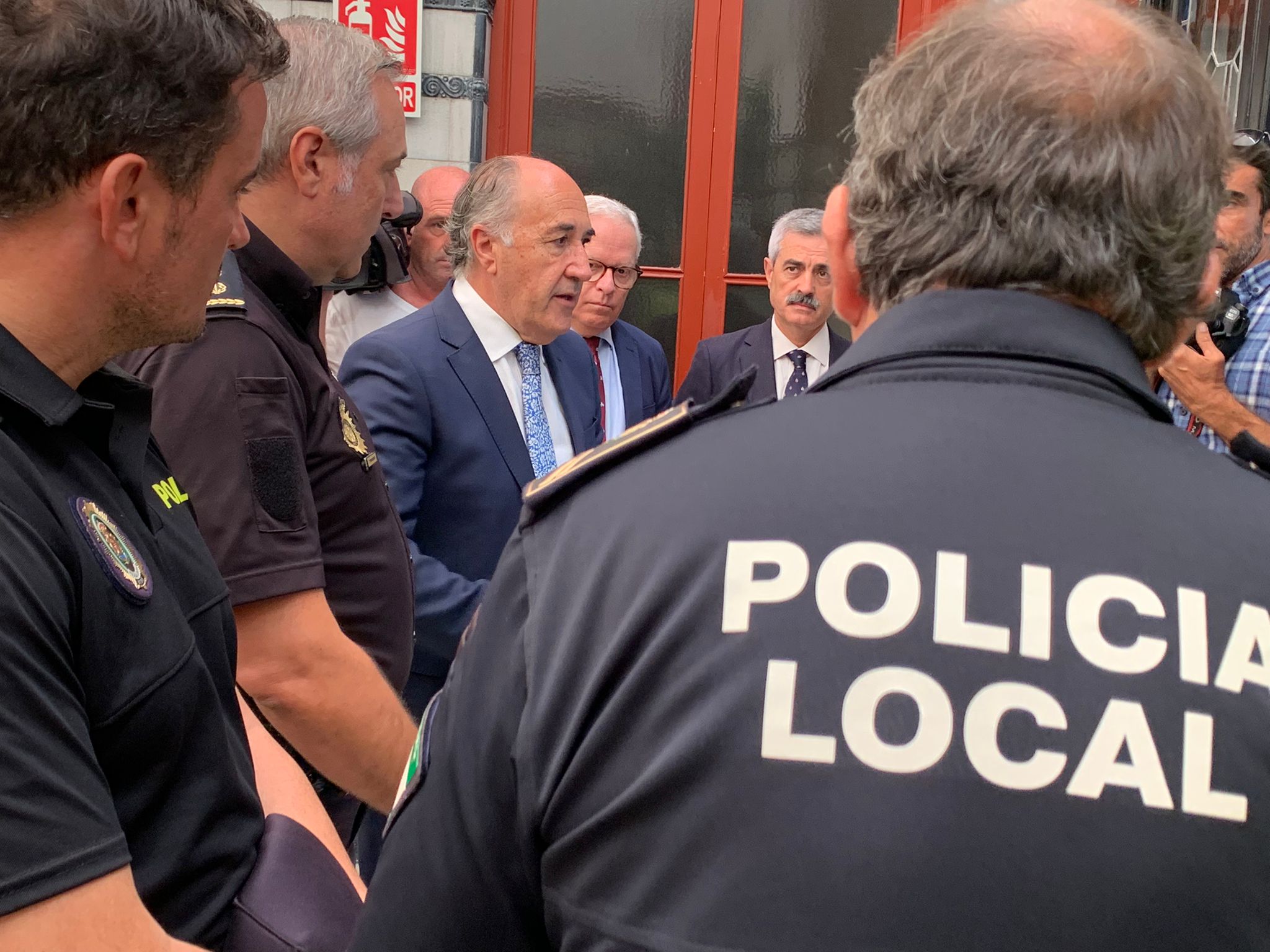 El alcalde Landaluce a su salida del Ayuntamiento. PRENSA ALGECIRAS