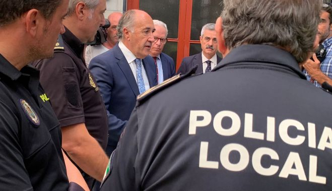 El alcalde Landaluce a su salida del Ayuntamiento. PRENSA ALGECIRAS