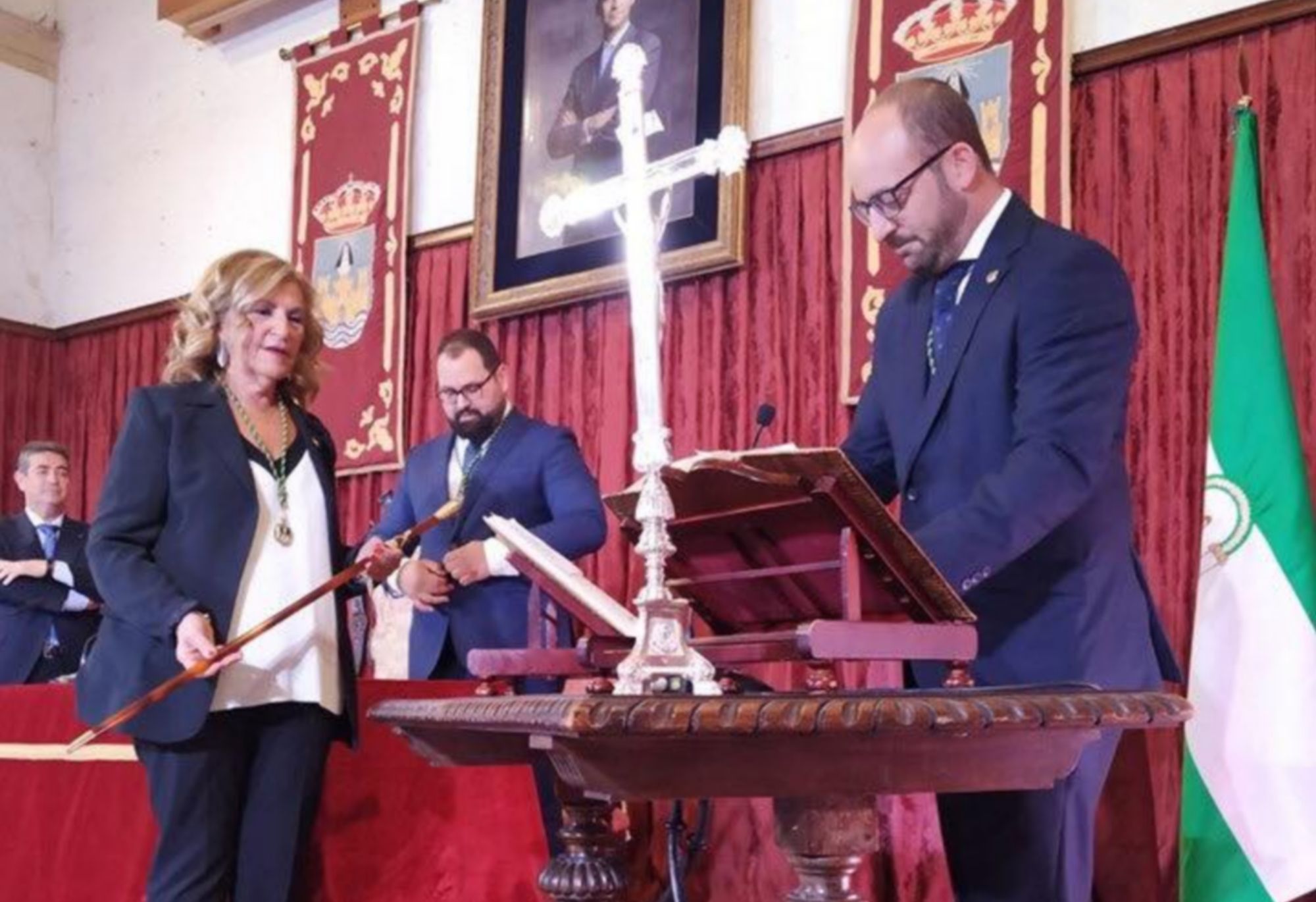 Beardo (PP) tomando posesión en su investidura el pasado sábado. FOTO: PP.