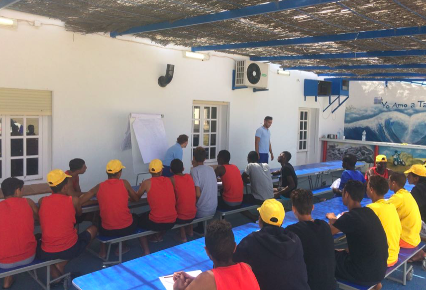 Inmigrantes durante una clase impartida por el Samu. FOTO: SAMU. 