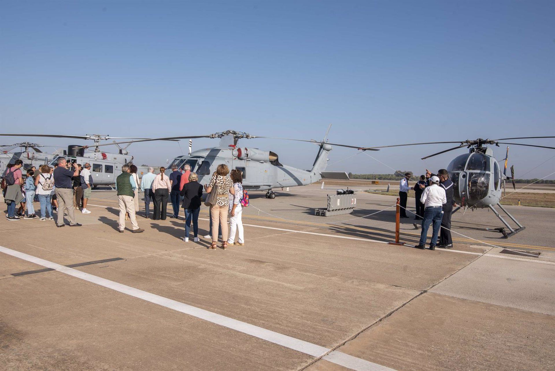 Helicópteros de la Armada en la base de Rota - ARMADA
