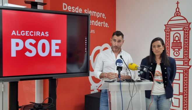 Los socialistas Fran Fernández y Rocío Arrabal. PSOE