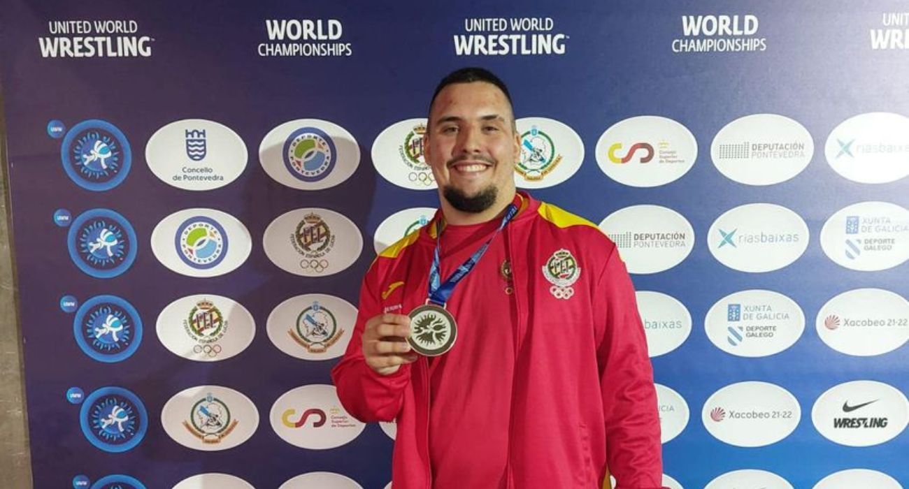 El jerezano Pablo Torres, con su medalla de plata mundial.