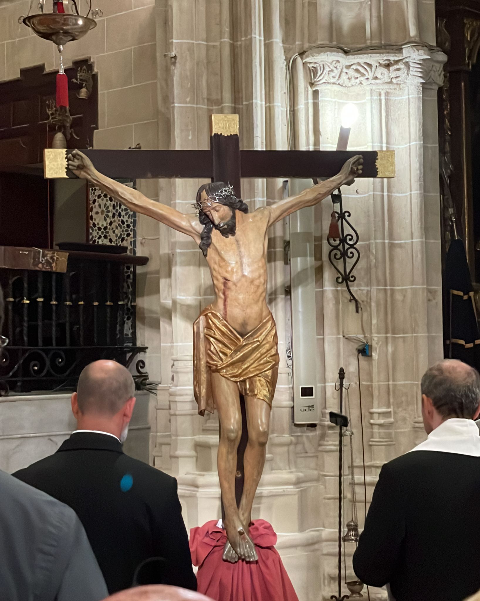 El Cristo de la viga de San Marcos una vez presentado tras su restauración.