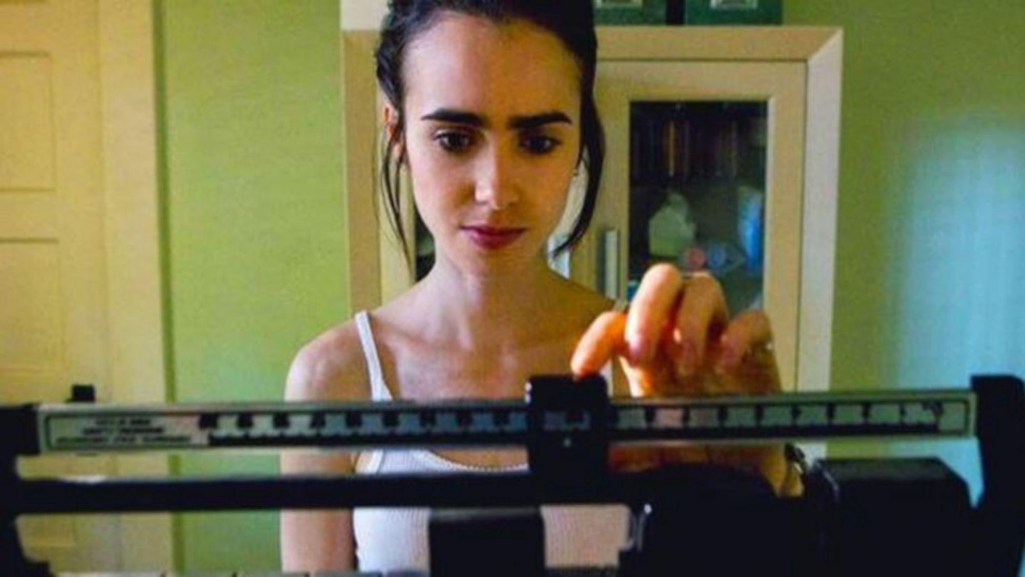 Fotograma de la serie sobre la anorexia 'Hasta los huesos'. foto: NETFLIX Fotograma de la serie sobre la anorexia 'Hasta los huesos'. foto: NETFLIX