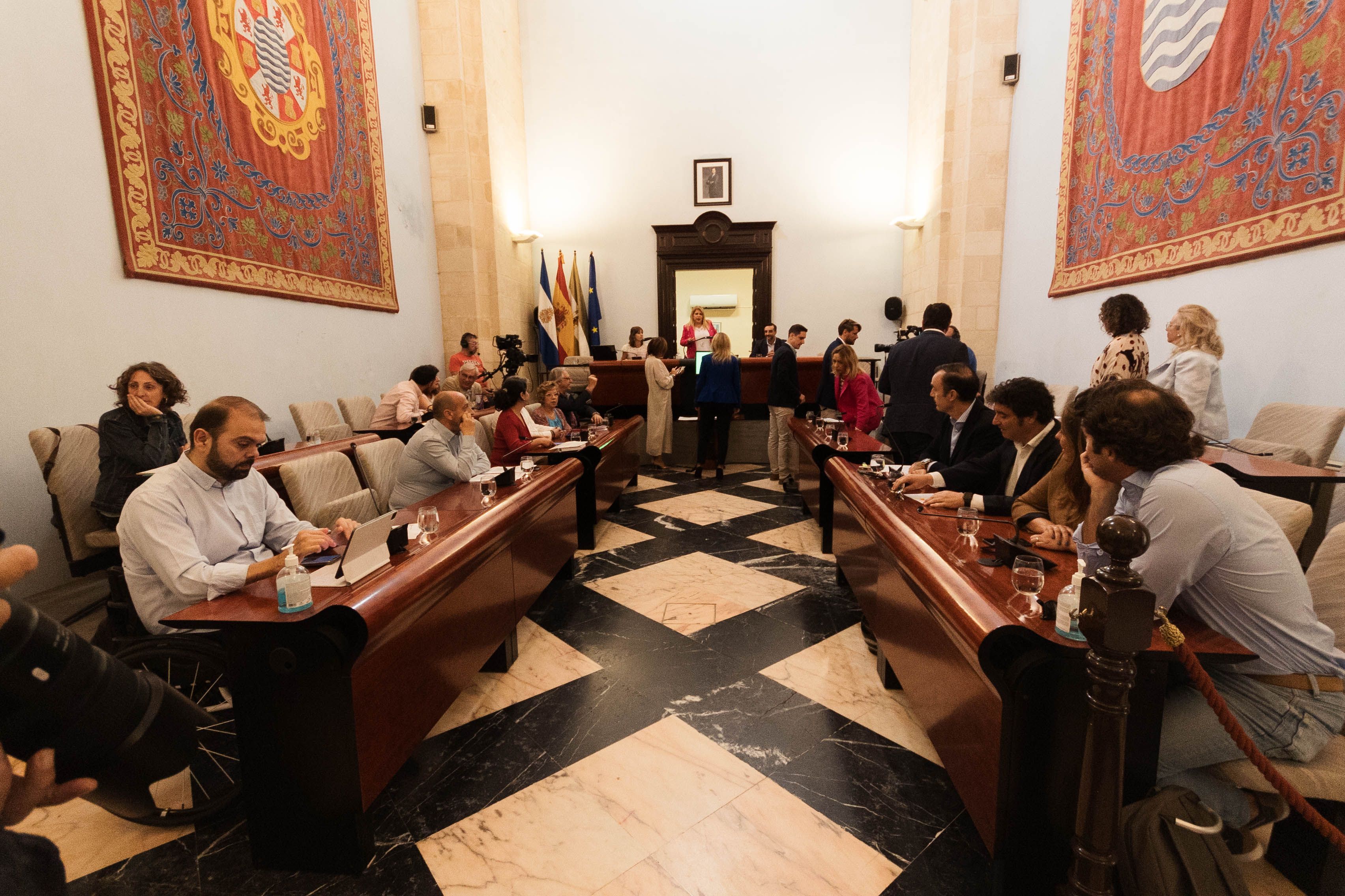 Un momento del pleno extraordinario en el que el Ayuntamiento de Jerez ha aprobado el presupuesto municipal de 2022.