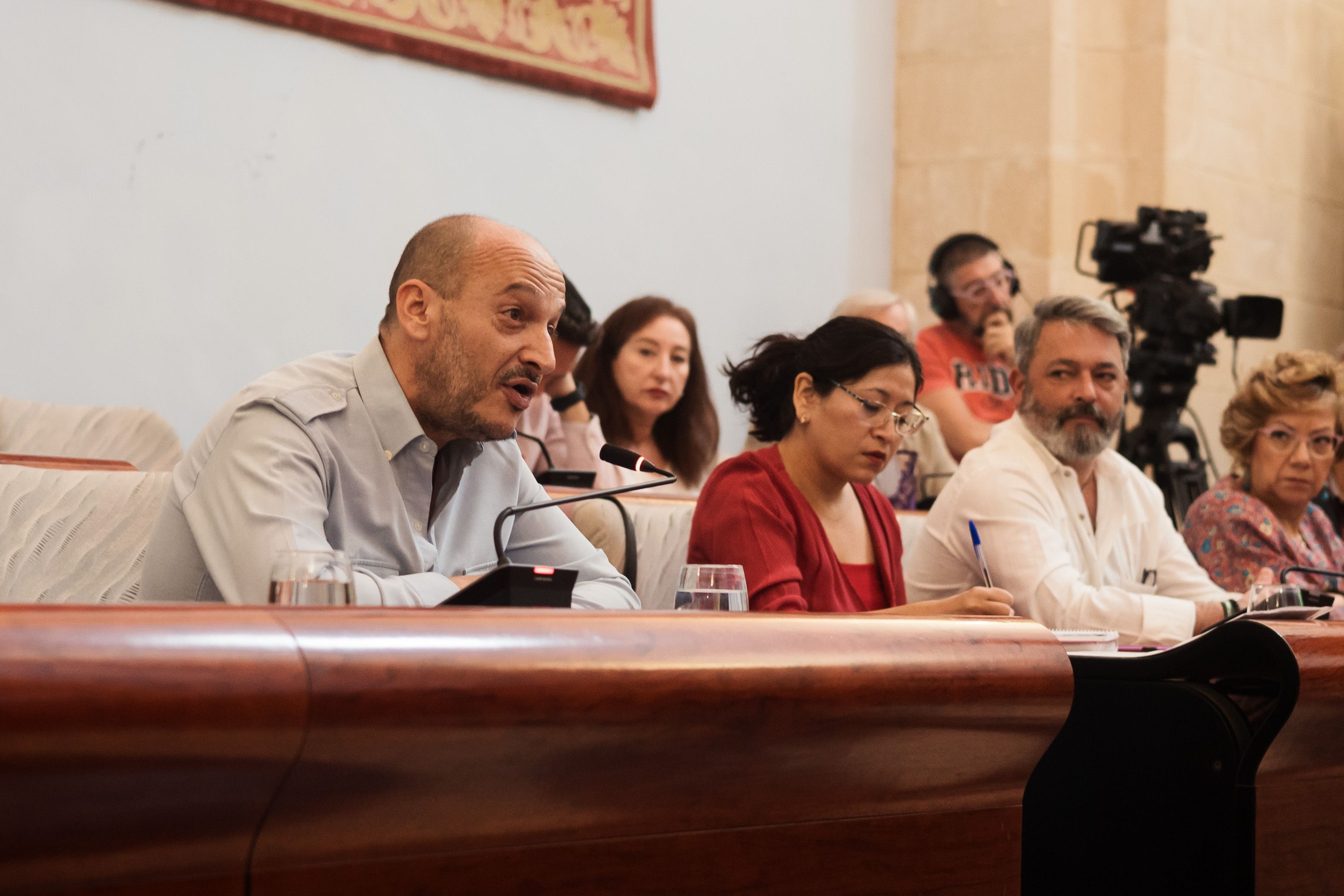 Raúl Ruiz-Berdejo, portavoz de IU Jerez, en un pleno.