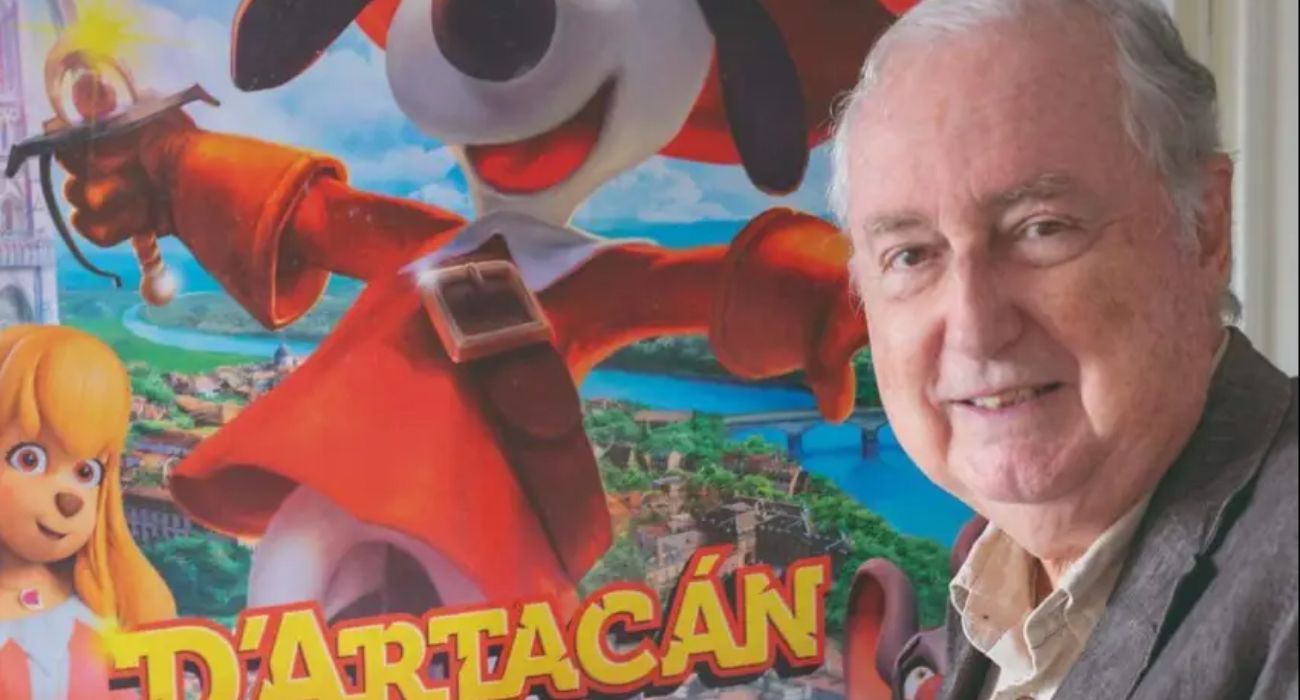 Claudio Biern Boyd, junto a D'Artacán, una de sus creaciones.