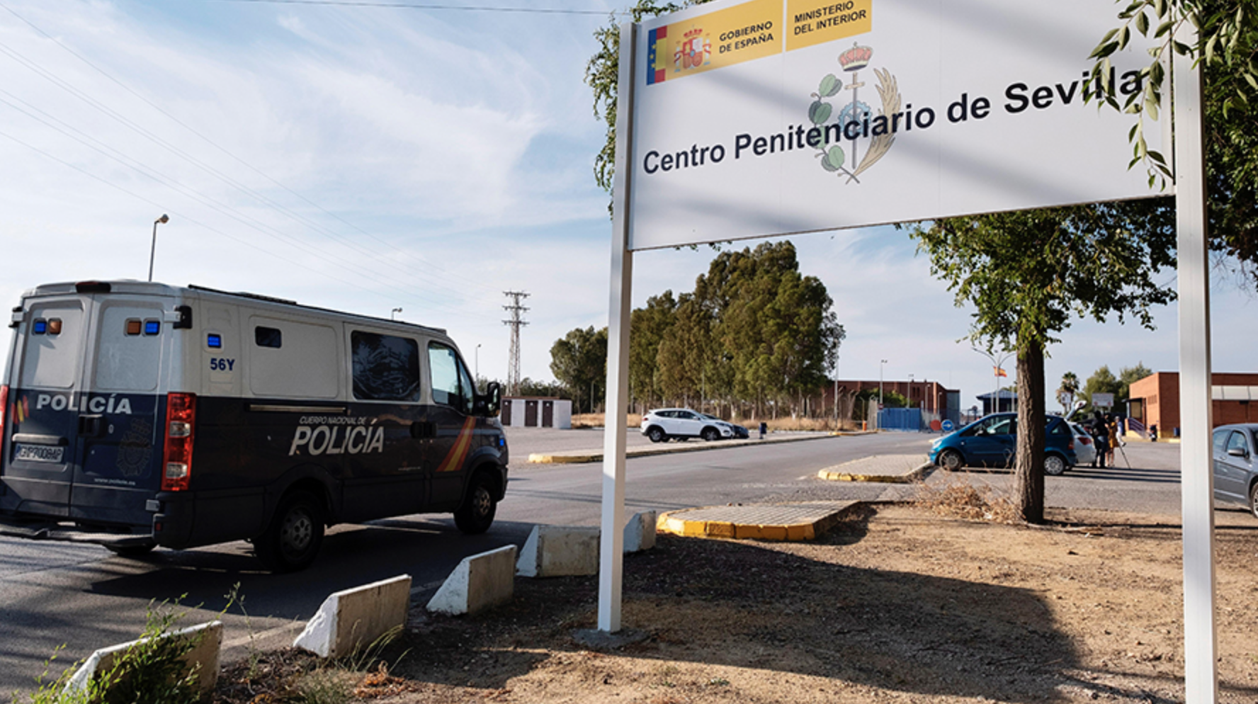Furgón policial que traslada a los miembros de 'la Manada' a Sevilla 1. FOTO: CANAL SUR