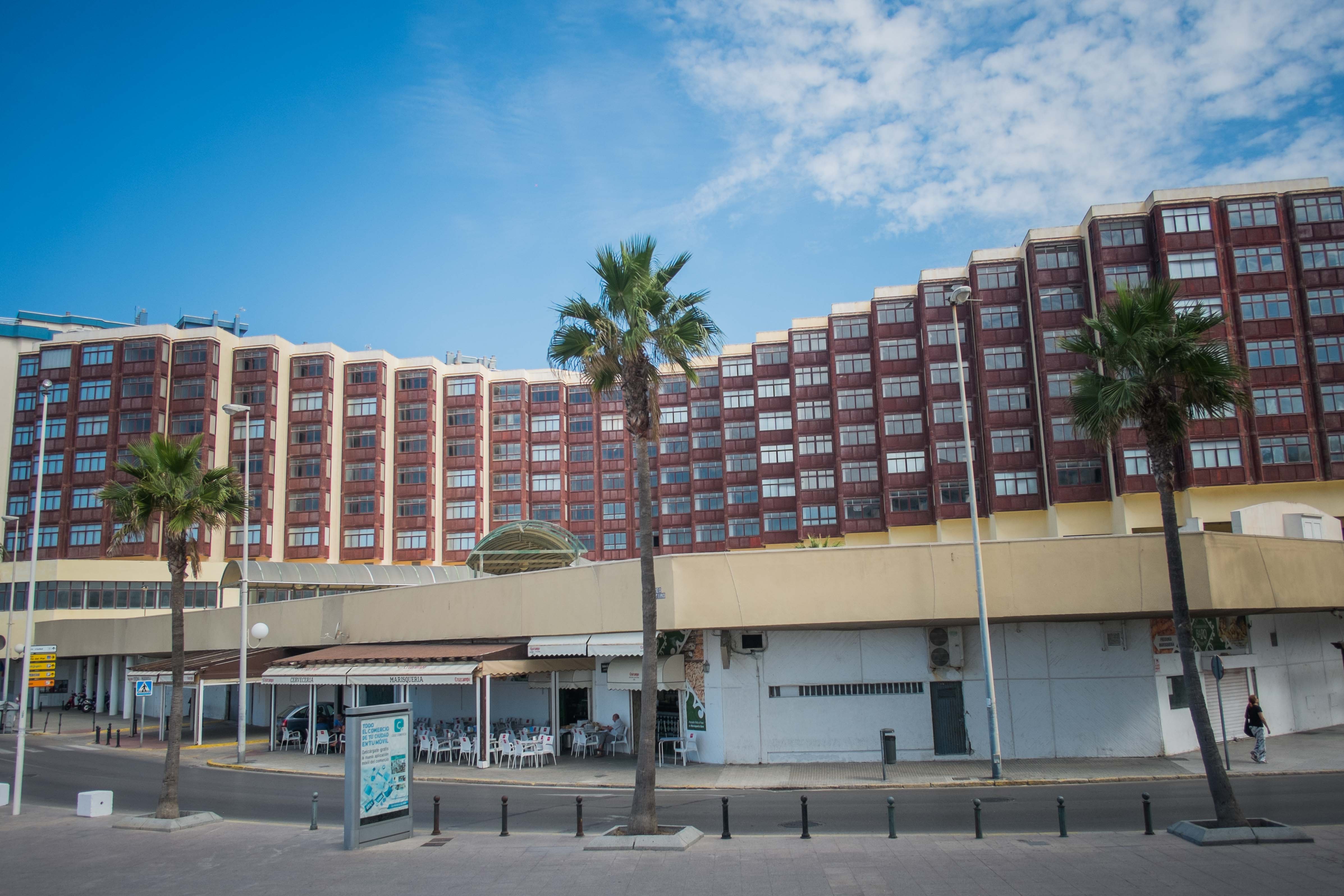 180 habitaciones con vistas al mar desde la residencia del Tiempo Libre, en una imagen actual. FOTO: MANU GARCÍA