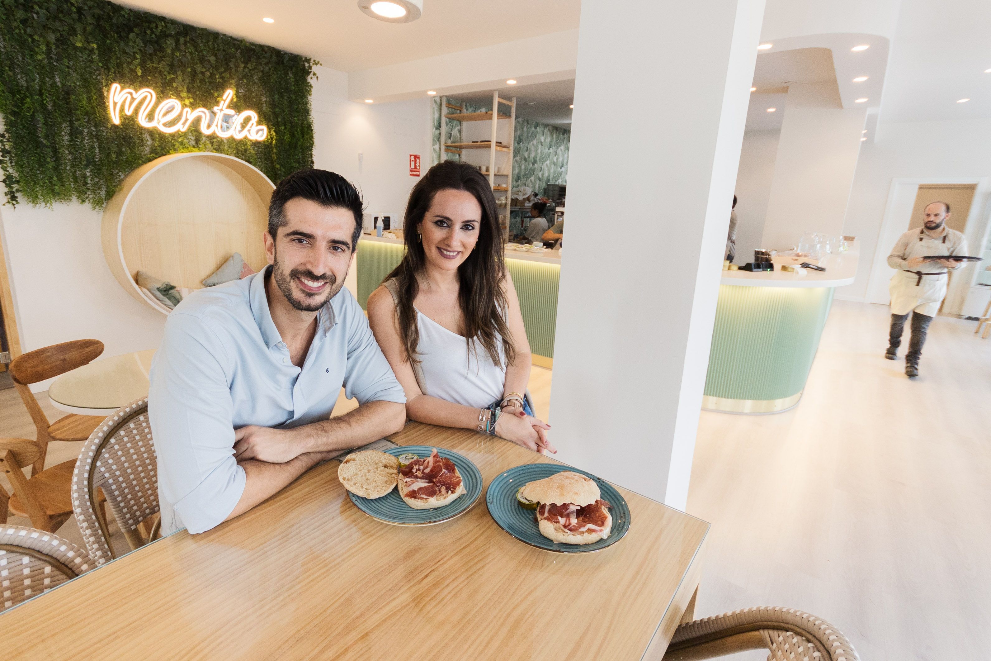Juan Carlos y Ana González son los dueños de la cafetería Menta en Jerez.