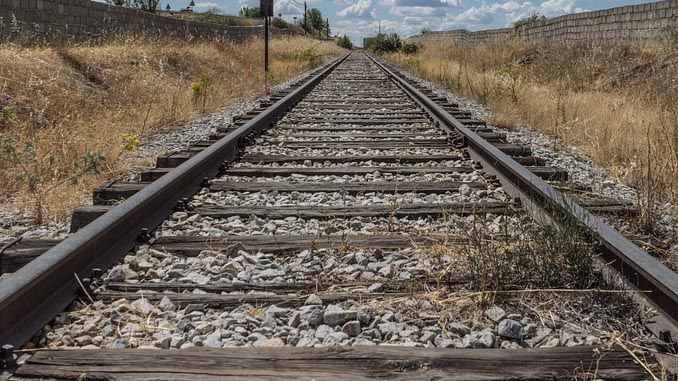 La línea férrea Algeciras-Bobadilla, para la que el Gobierno anuncia una inversión, en una imagen de archivo.