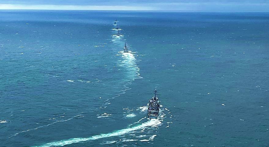La fragata Alvaro de Bazán continúa navegando en el Atlántico junto al portaaviones Gerald Ford. ARMADA