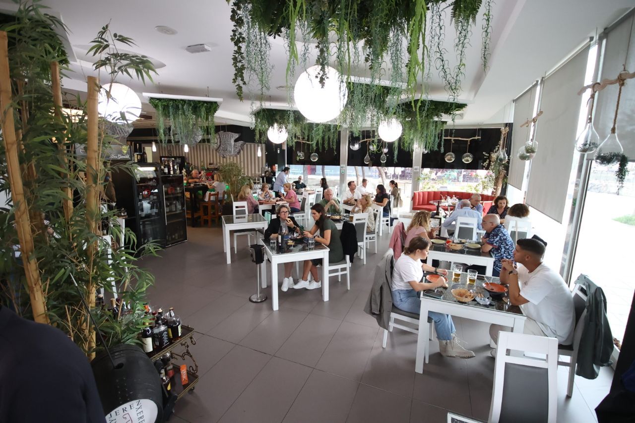 Interior del restaurante Hermanos Grimaldi de Jerez, que espera una gran cantidad de reservas de cara a la Navidad.